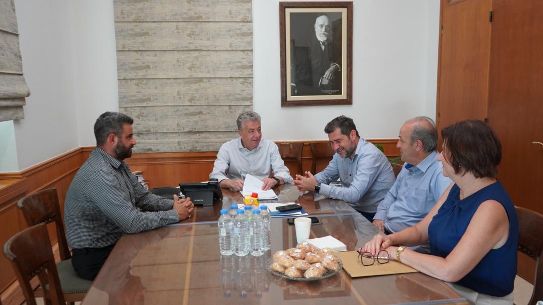 Σύμβαση για την Αποκατάσταση του Λιμενοβραχίονα στο Αλιευτικό Καταφύγιο Μακρύ Γιαλού