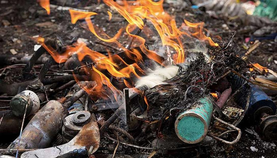 καυση απορριμμάτων
