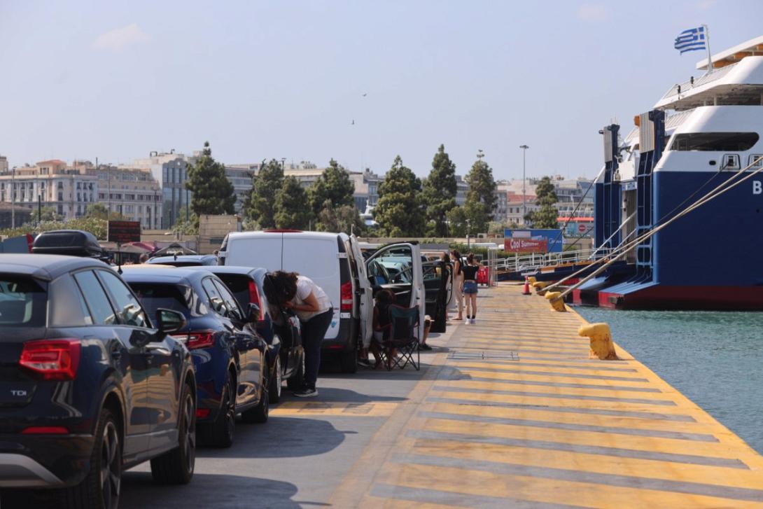 πλοία πειραιάς