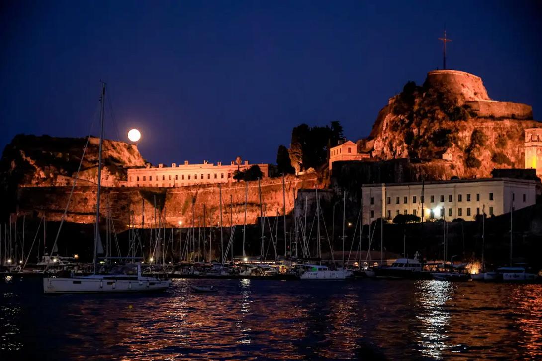 Πανσέληνος 