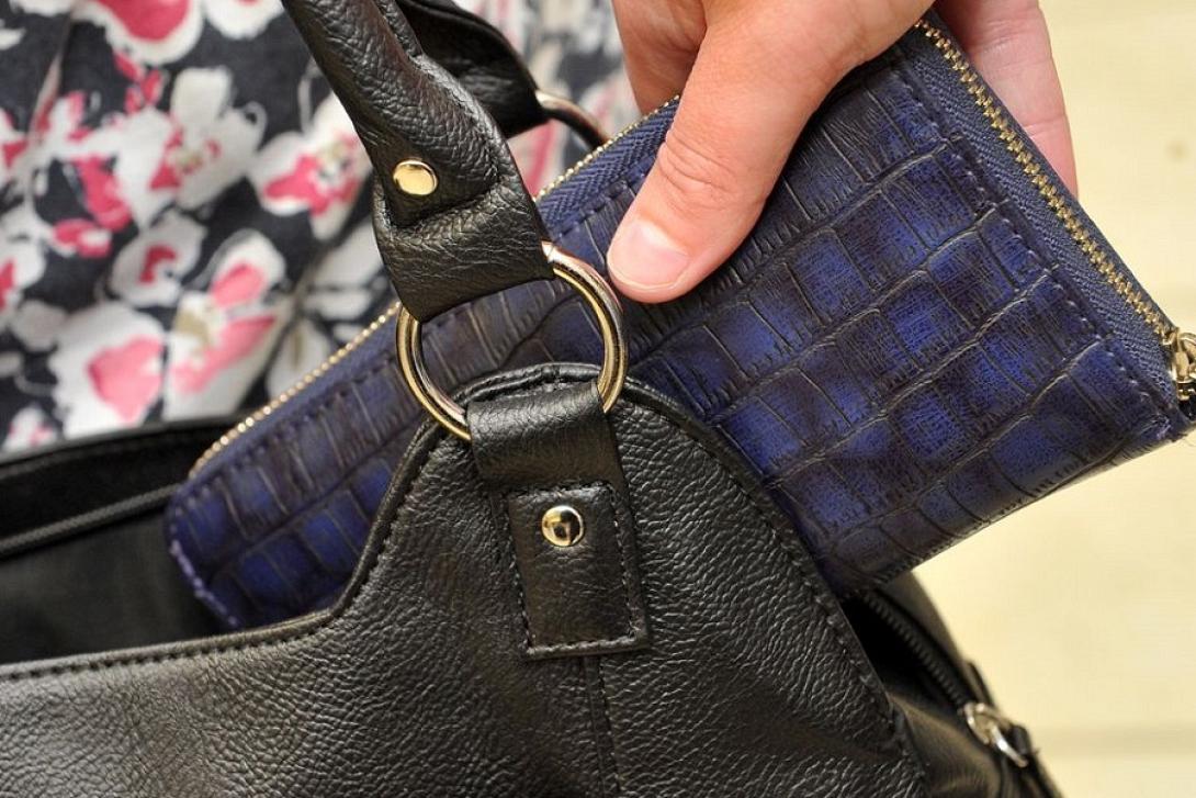 κλοπή - τσάντα