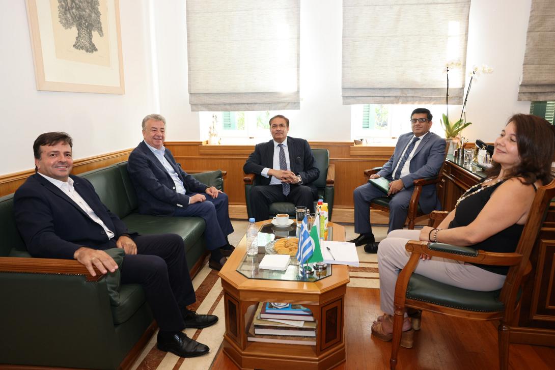 αρναουτακης - πρεσβης πακισταν