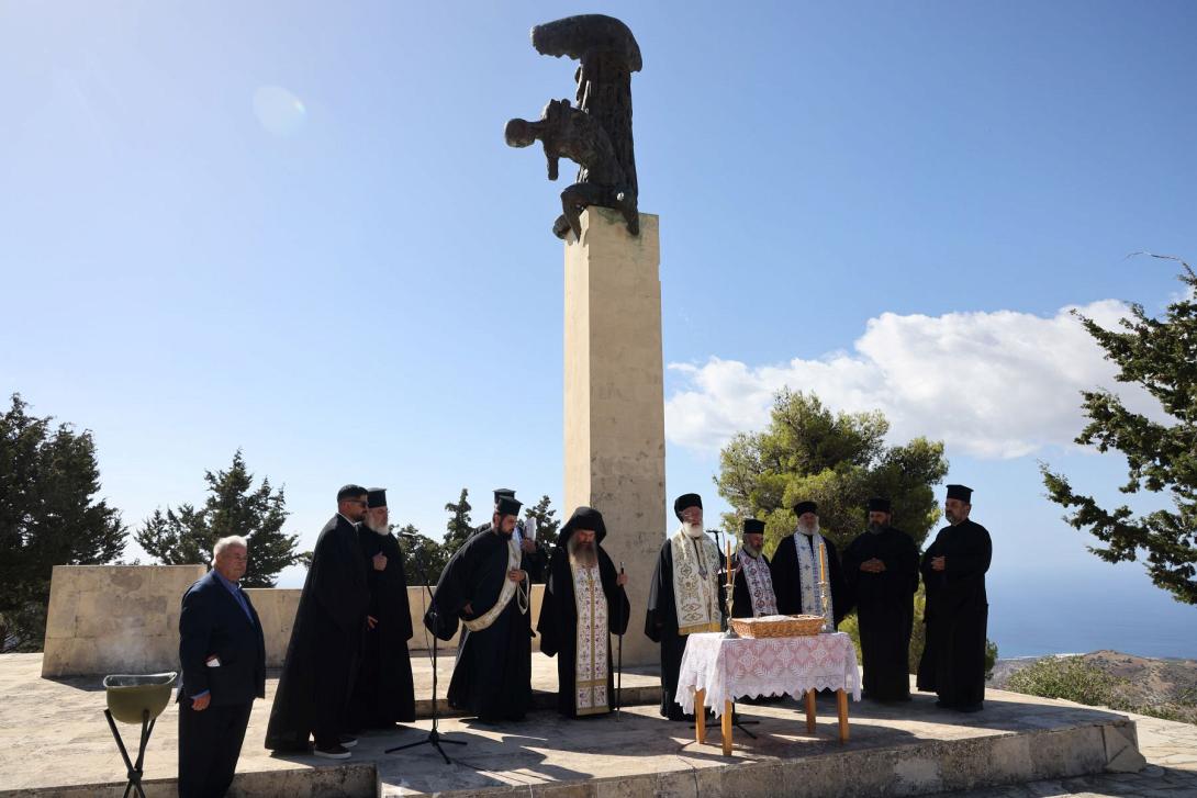 μνημειο ολοκαυτωματος βιαννου