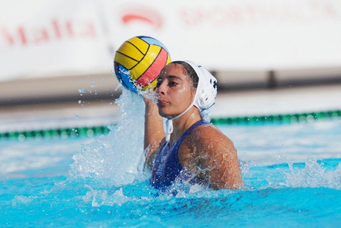 ΠΟΛΟ ΝΕΑΝΙΔΕΣ