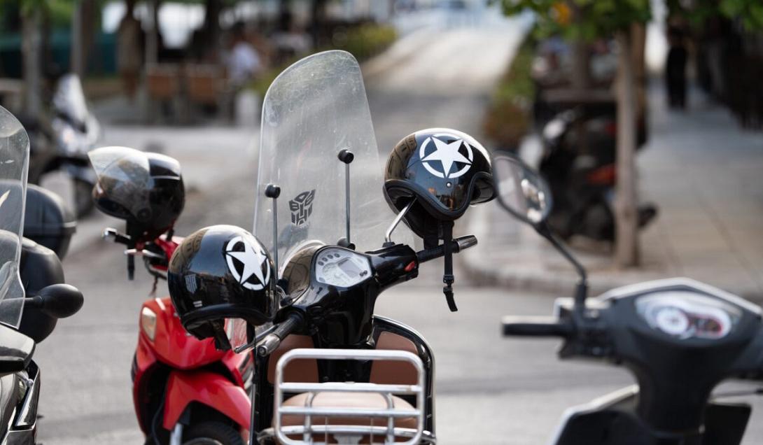 κράνος - μηχανή 