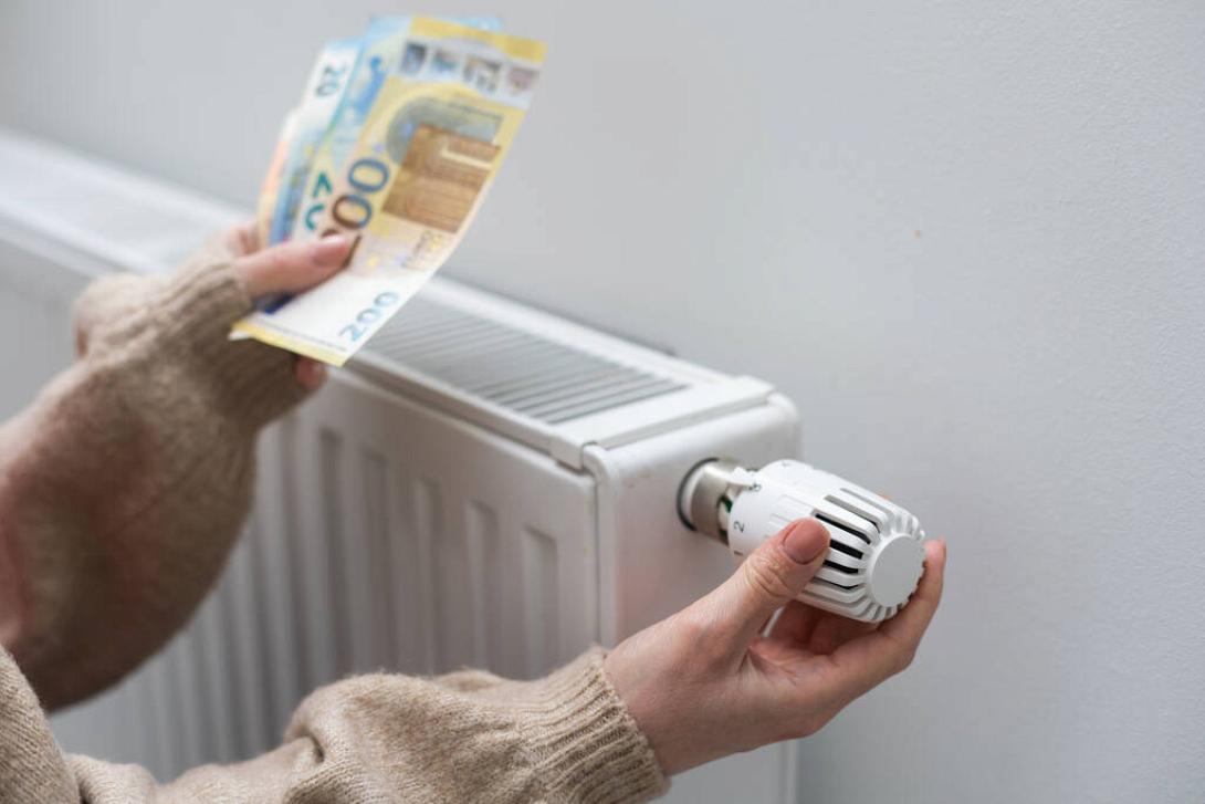 θέρμανση χρήματα (φωτογραφία από create.vista.com)