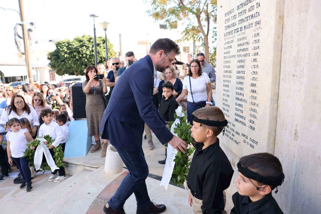 ελετή μνήμης στο Μνημείο Πεσόντων στην Αγία Μαρίνα