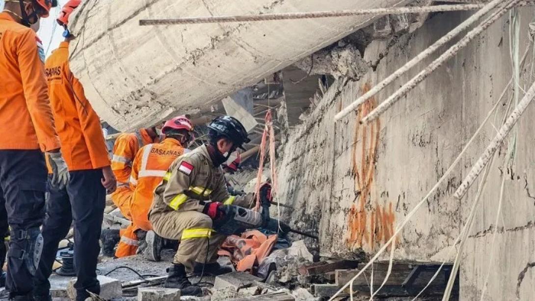 Ινδονησία - κατάρρευση σχολείου 