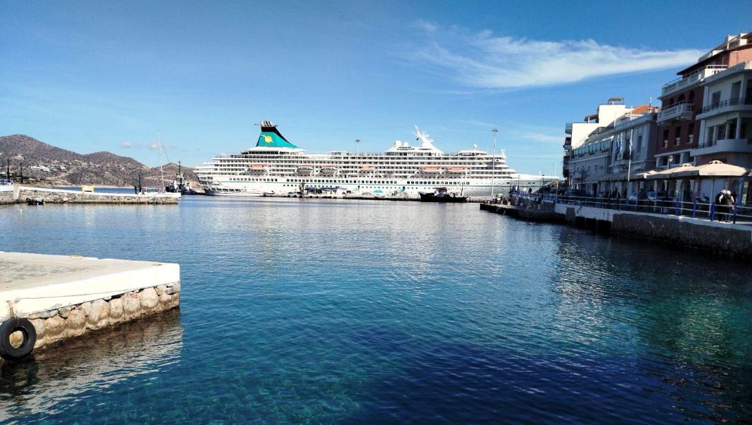 κρουαζιερόπλοιο άγιος νικόλαος