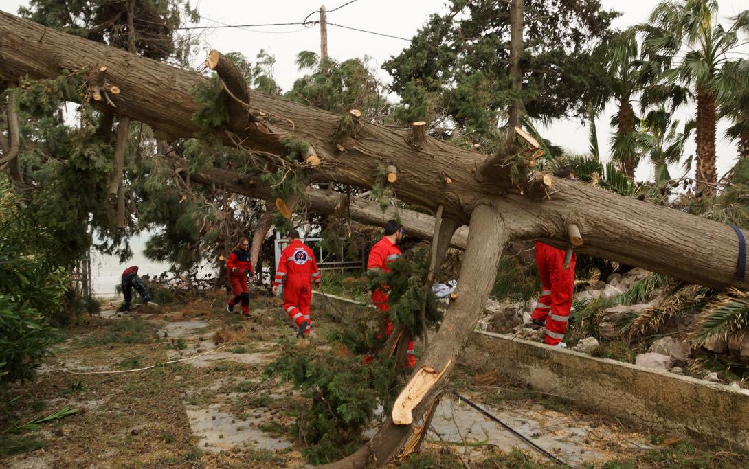 πατρα ανεμοστροβιλος