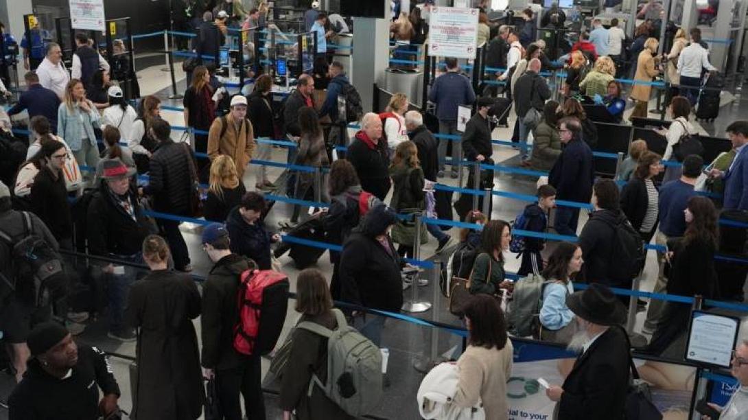 αμερικάνοι - αεροδρόμια