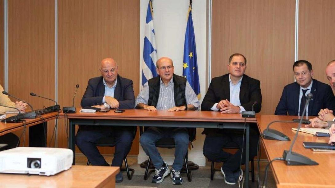 τσιαρας χατζηδακης