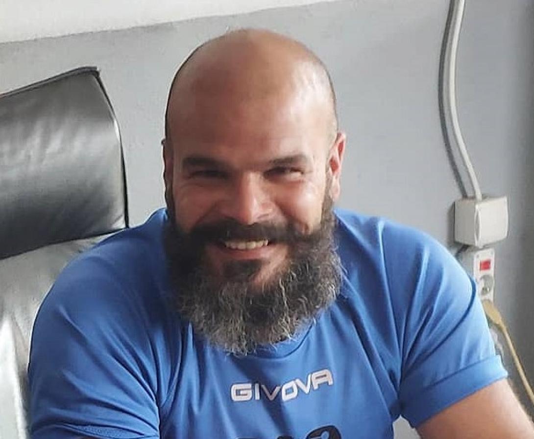 μάνος μπαρκατσάς