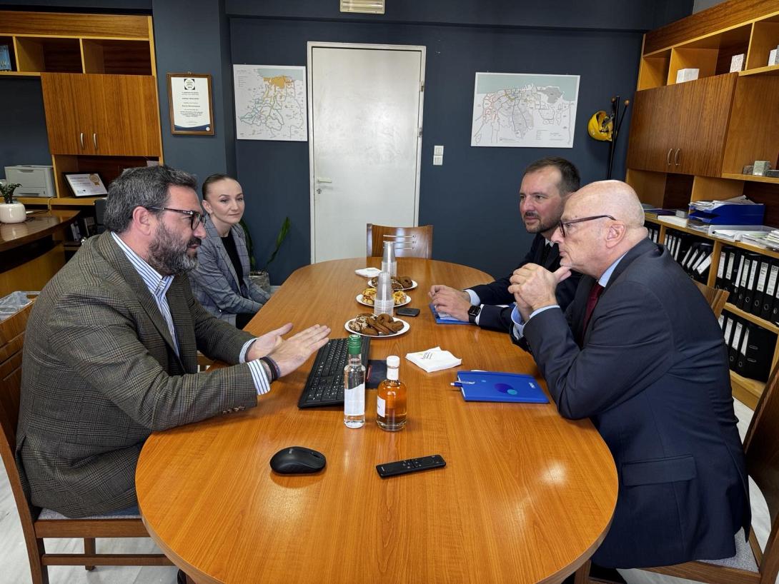 ΠΟΛΩΝΟΣ ΠΡΕΣΒΗΣ ΣΤΟ ΔΗΜΟ ΗΡΑΚΛΕΙΟΥ