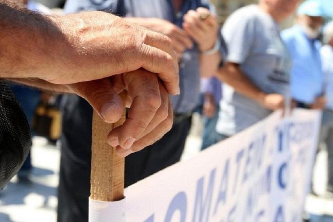 ηλικιωμένος - πορεία - διαμαρτυρία 