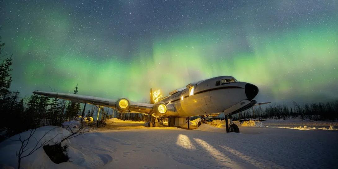 αεροπλάνο AIRBNB