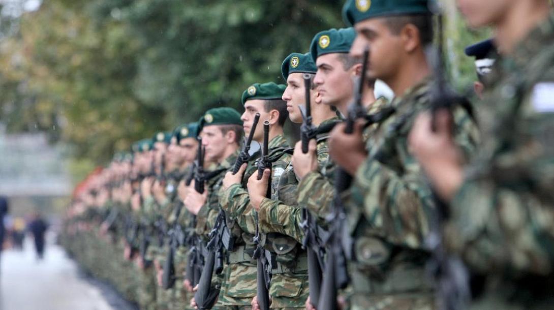 στρατιώτες 