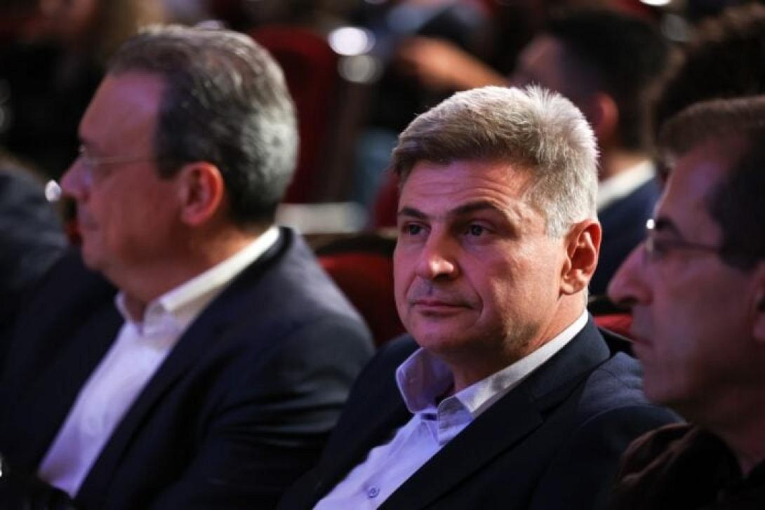 φαραντούρης φάμελλος