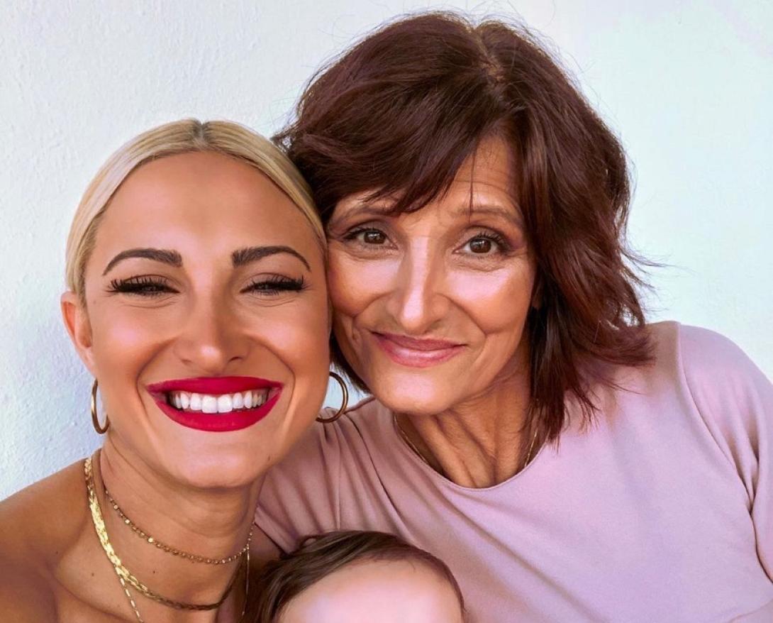 τούνη μητέρα