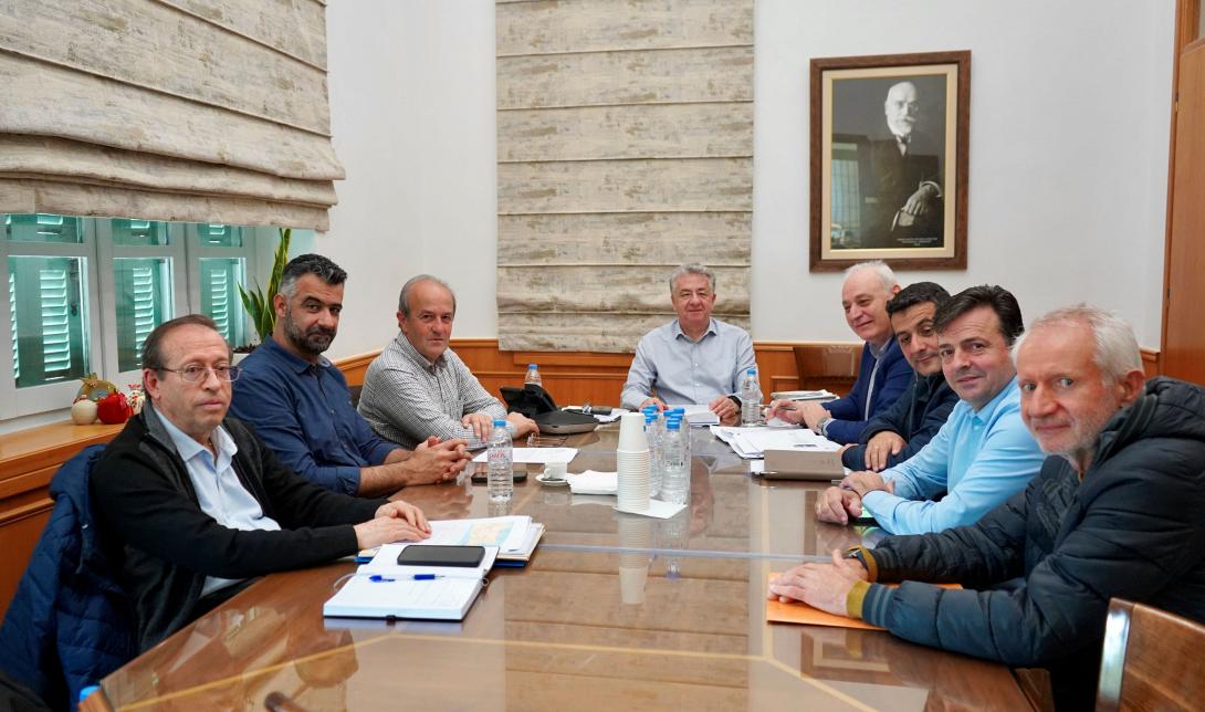 σύσκεψη στην Περιφέρεια 