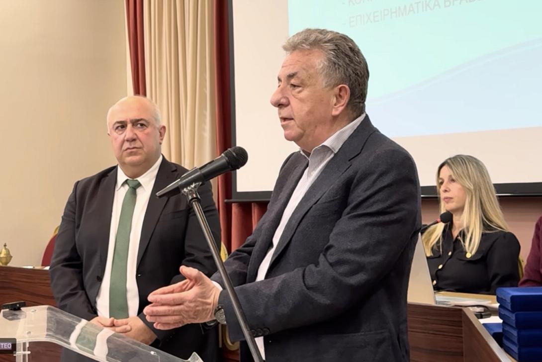 σταύρος αρναουτάκης