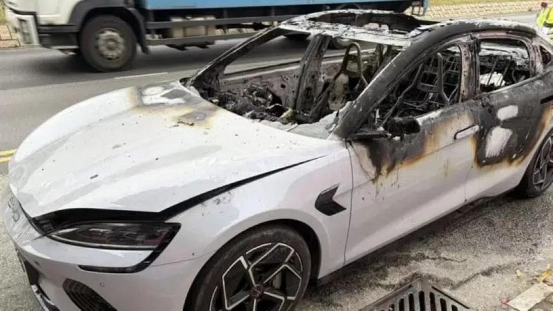 φωτιά - αυτοκίνητο 