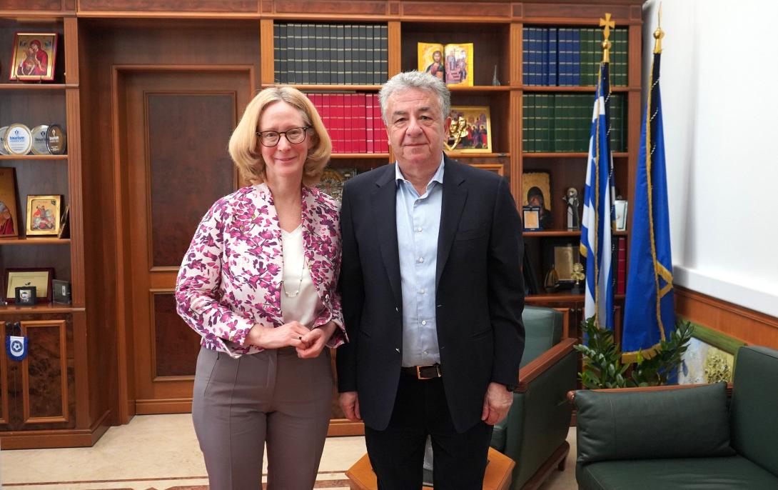 ΠΡΕΣΒΗΣ ΑΥΣΤΡΙΑΣ ΣΤΑΥΡΟΣ ΑΡΝΑΟΥΤΑΚΗΣ