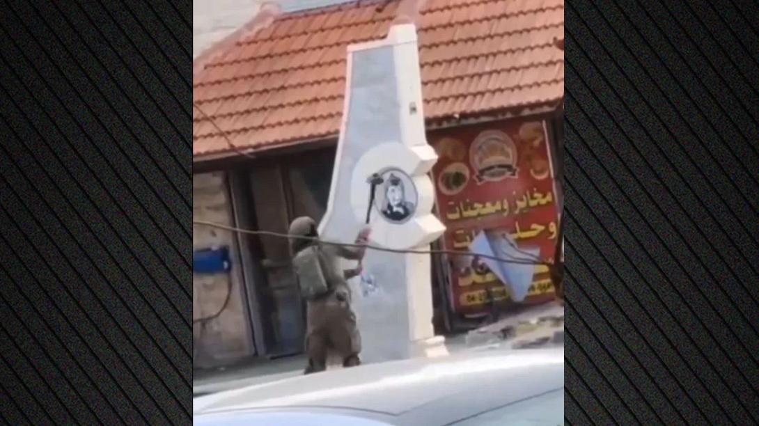 βανδαλισμός, άγαλμα