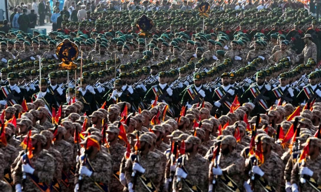  Φρούροι της Επαναστάσης