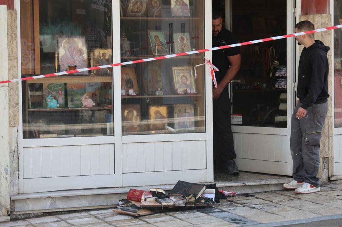 Φωτιά σε κατάστημα