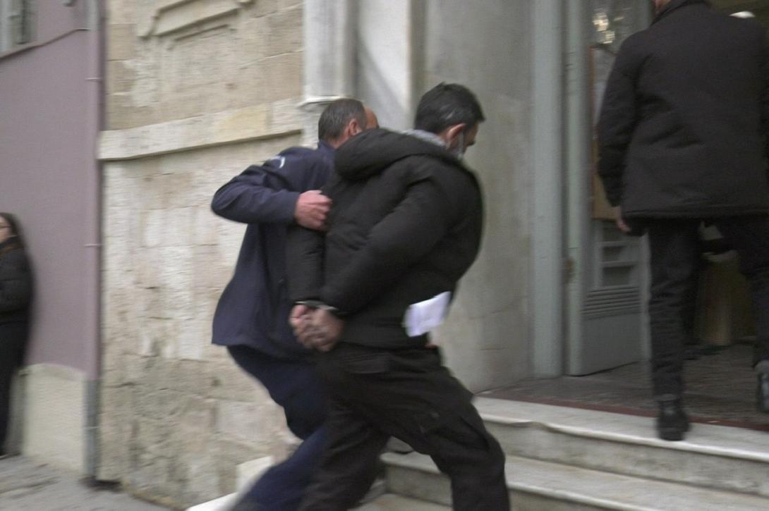 πατέρας άγγελου δικαστήρια