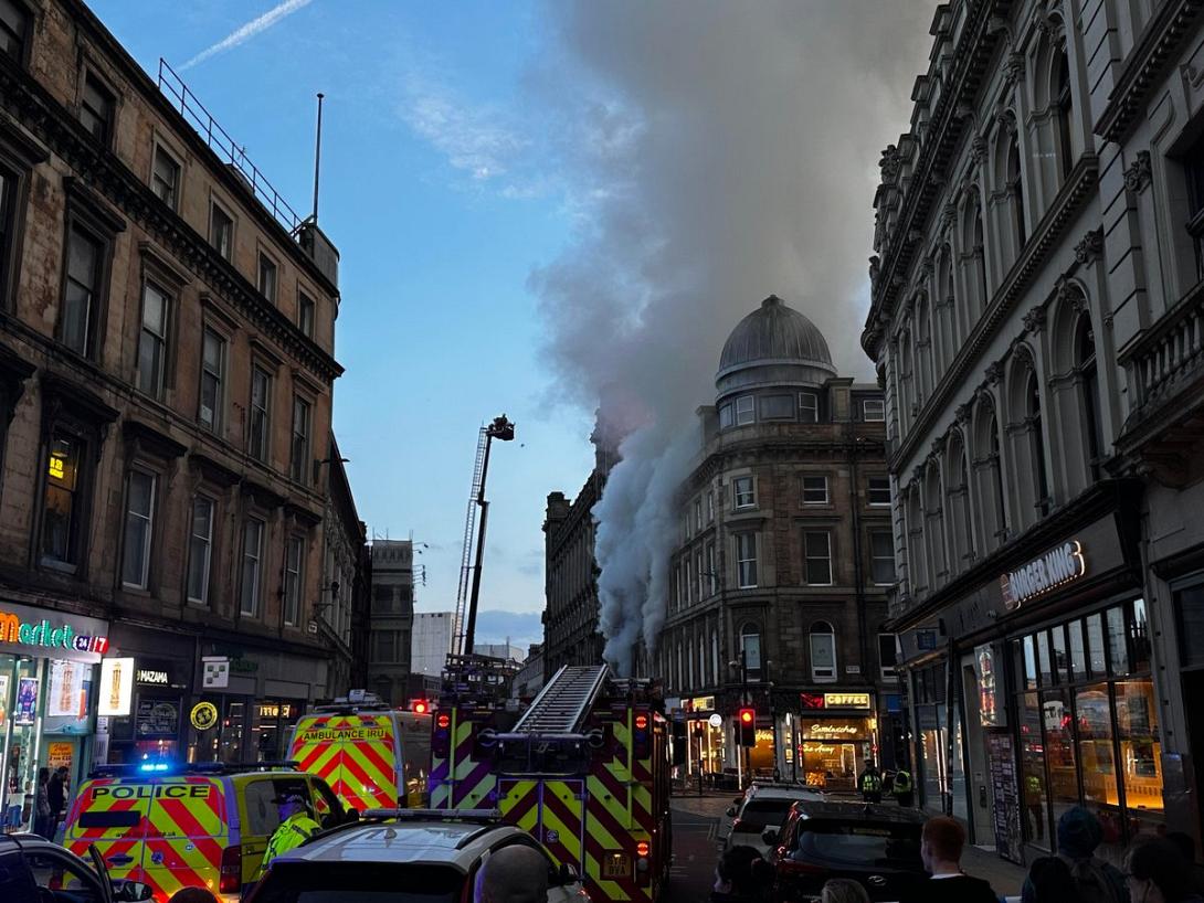 φωτιά - Γλασκόβη 