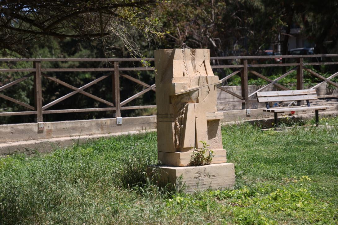 προτομή Νίκου Ξυλούρη