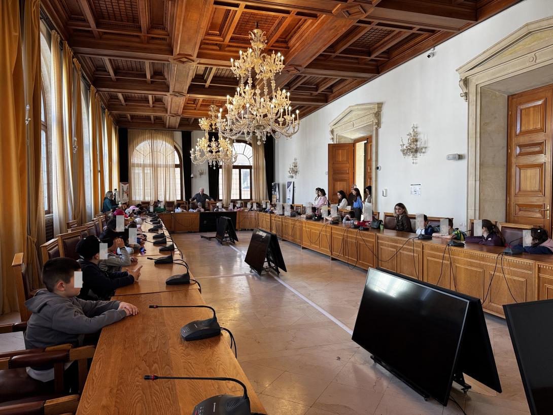 ΔΗΜΟΤΙΚΟ ΣΤΟ ΔΗΜΑΡΧΕΙΟ