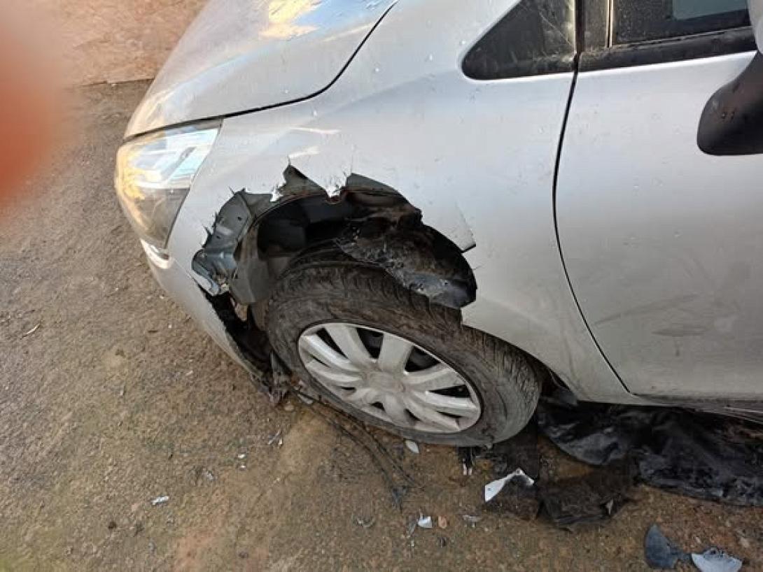 επίθεση σκύλων σε αυτοκινητο