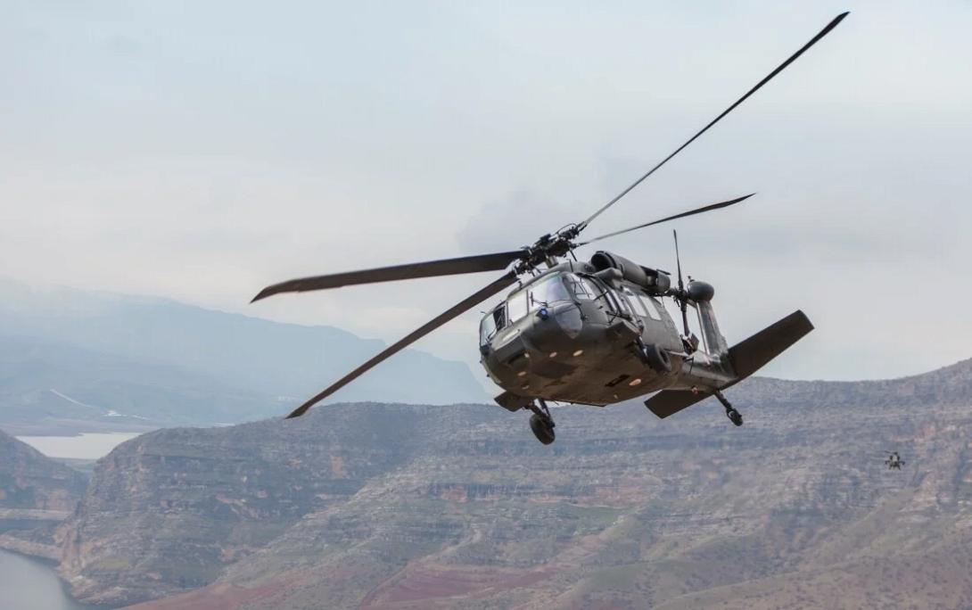 στρατιωτικο ελικοπτερο