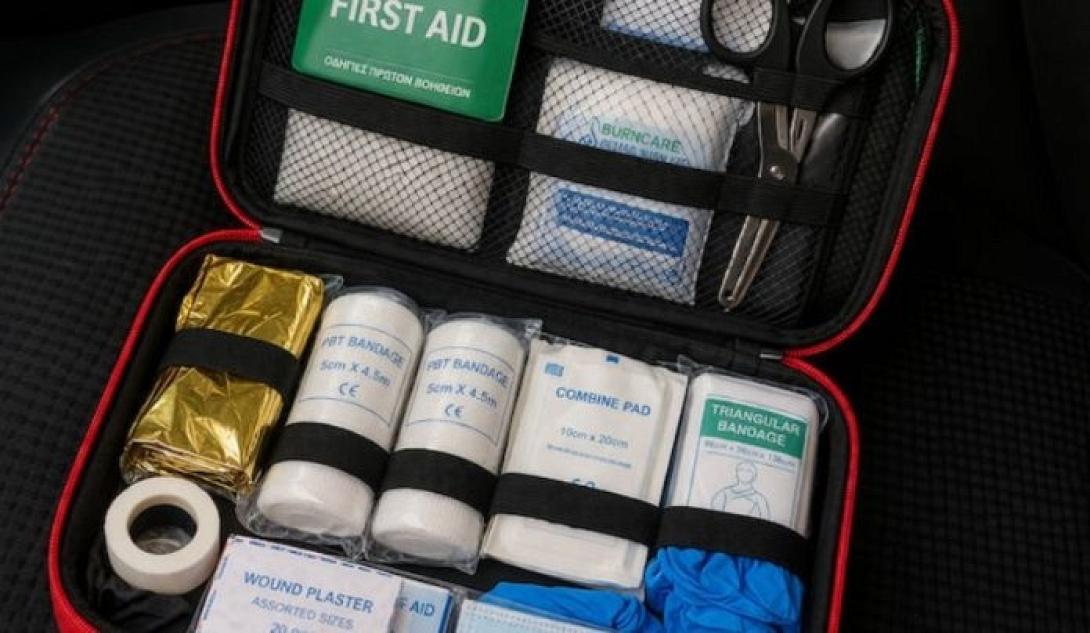 φαρμακείο αυτοκινήτου