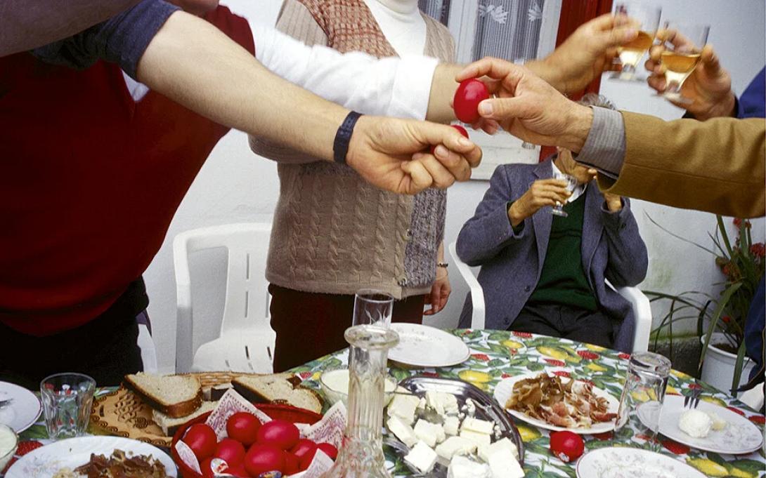 πασχαλινο τραπεζι