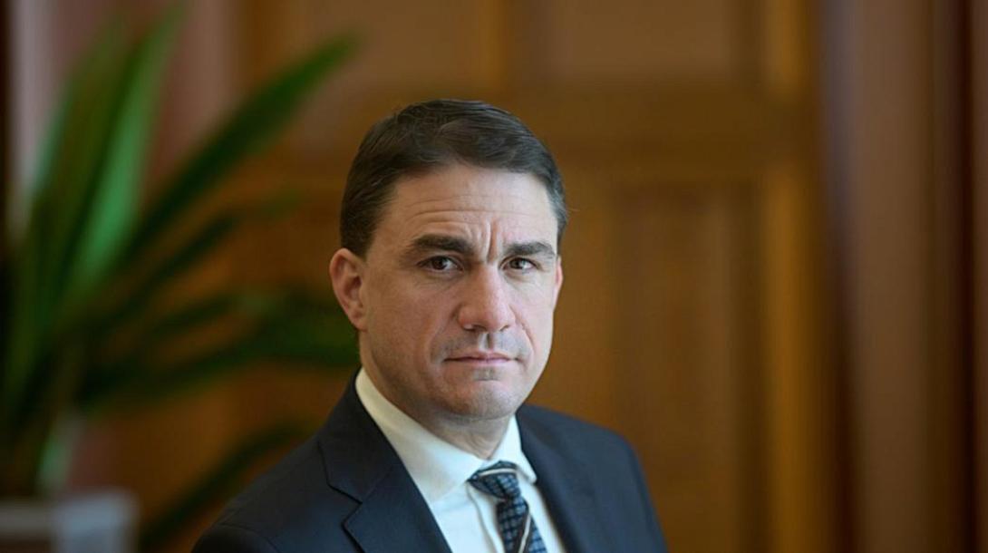 κώστας τσουκαλάς