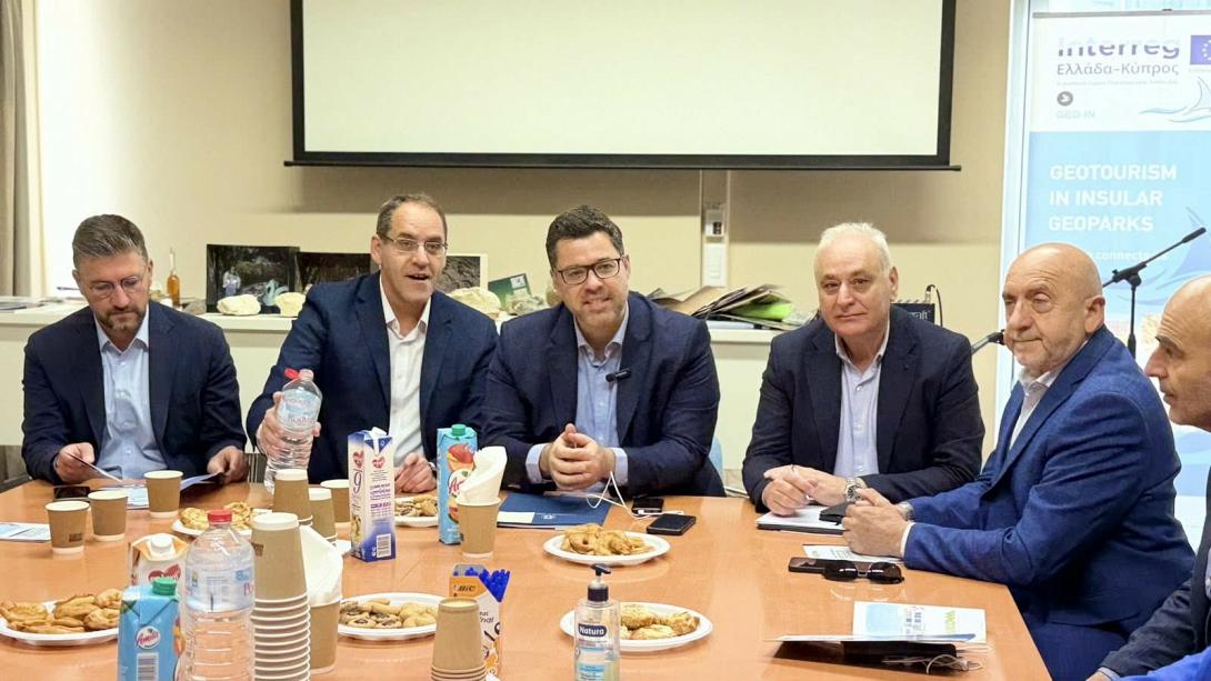 ακκομ ψηλορειτης