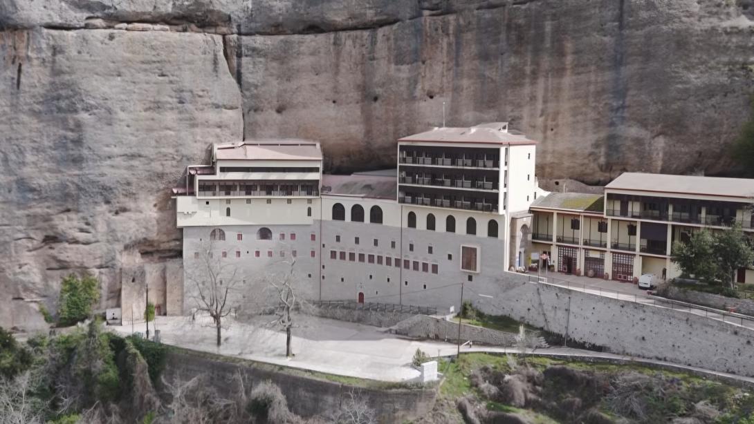 μέγα σπήλαιο - ιερα μονη