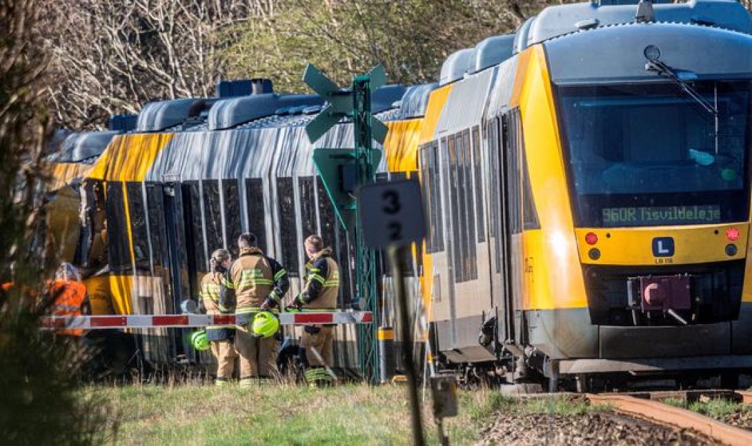 Μετωπική σύγκρουση τρένων στη Δανία