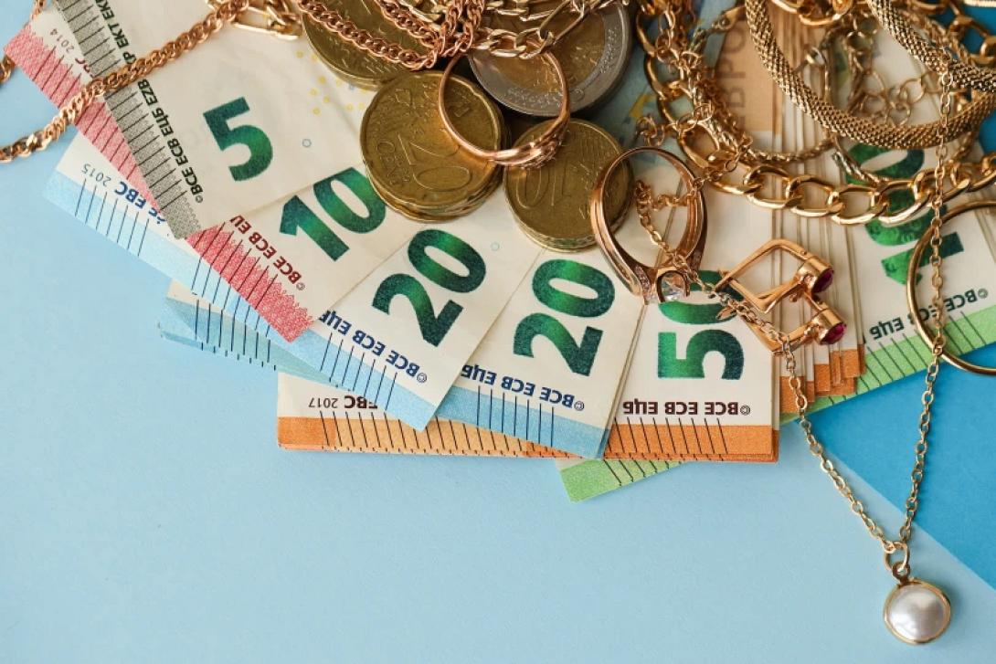 χρυσαφικά - χρήματα 