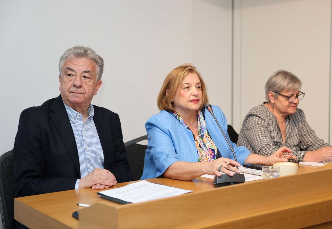 περιφέρεια αρναουτάκης