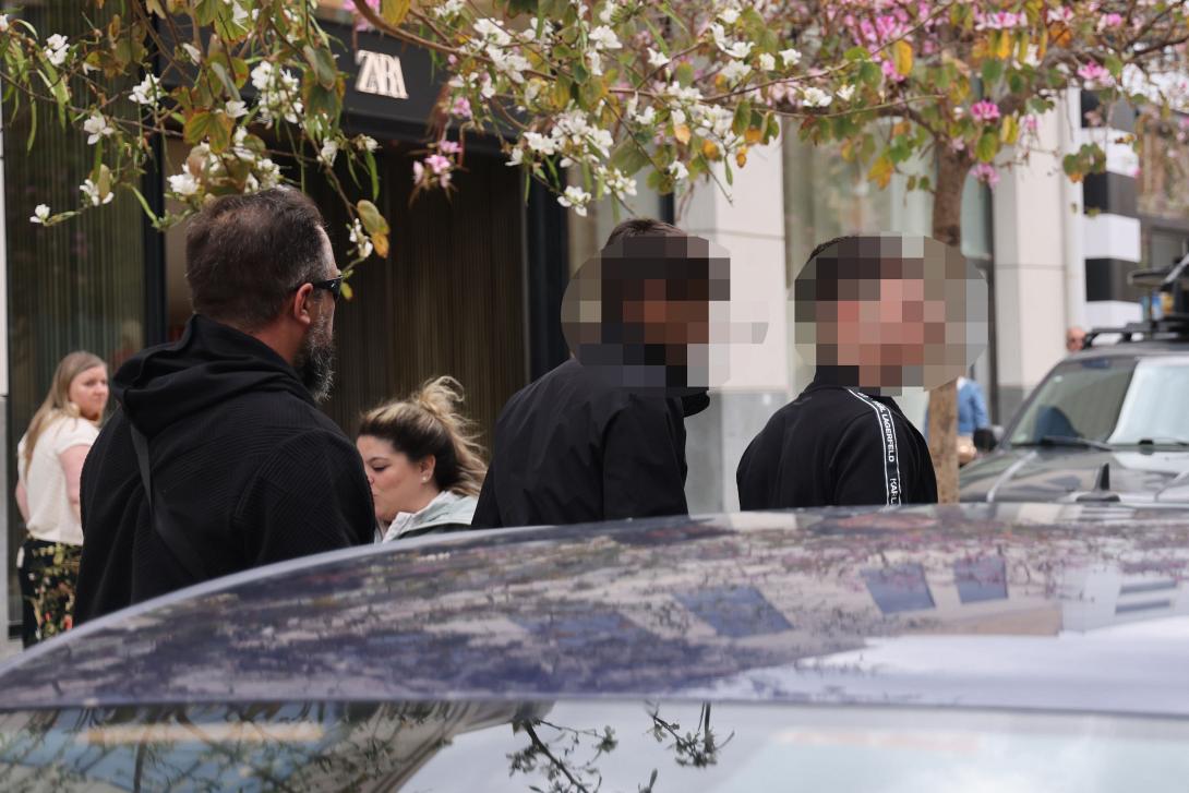 νεαροι επεισοδιο μπαρ ανακριτρια