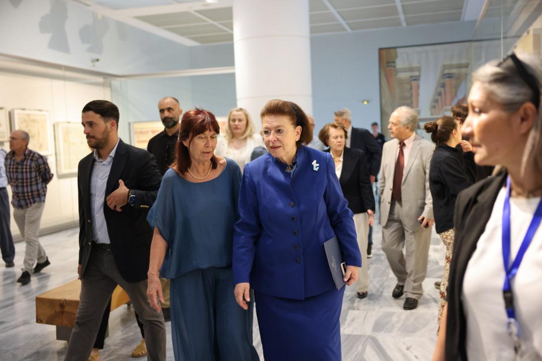 Λίνα Μενδώνη