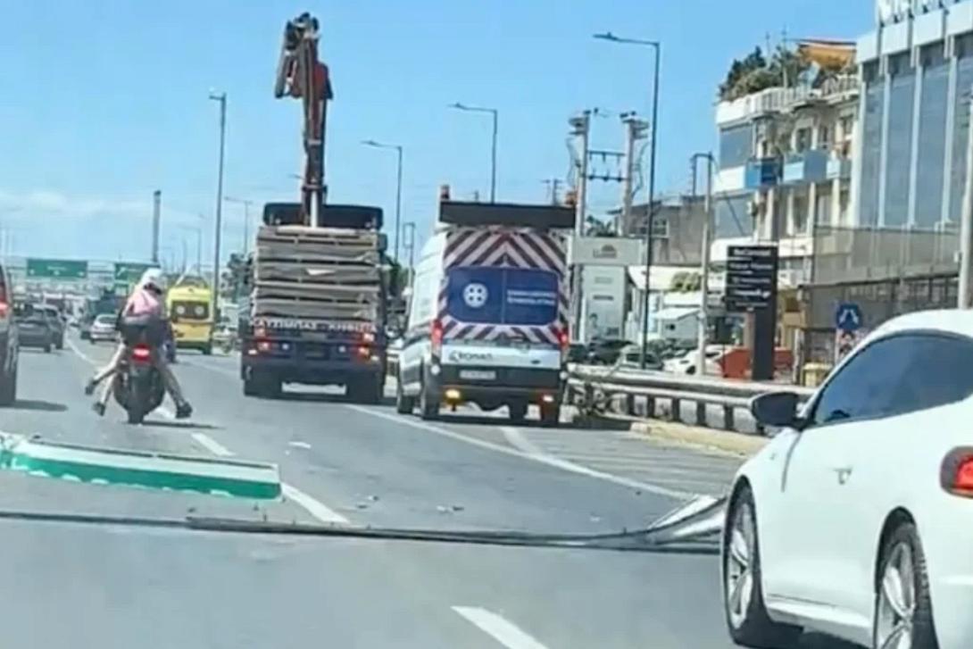  Γερανός ξήλωσε πινακίδα 