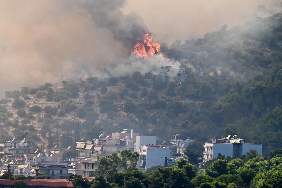 φωτιές σε Περιφερειακή Αιγάλεω και Χαϊδάρι 