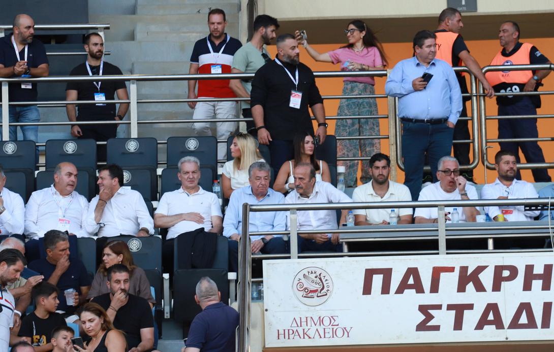 παγκρητιο επισημοι