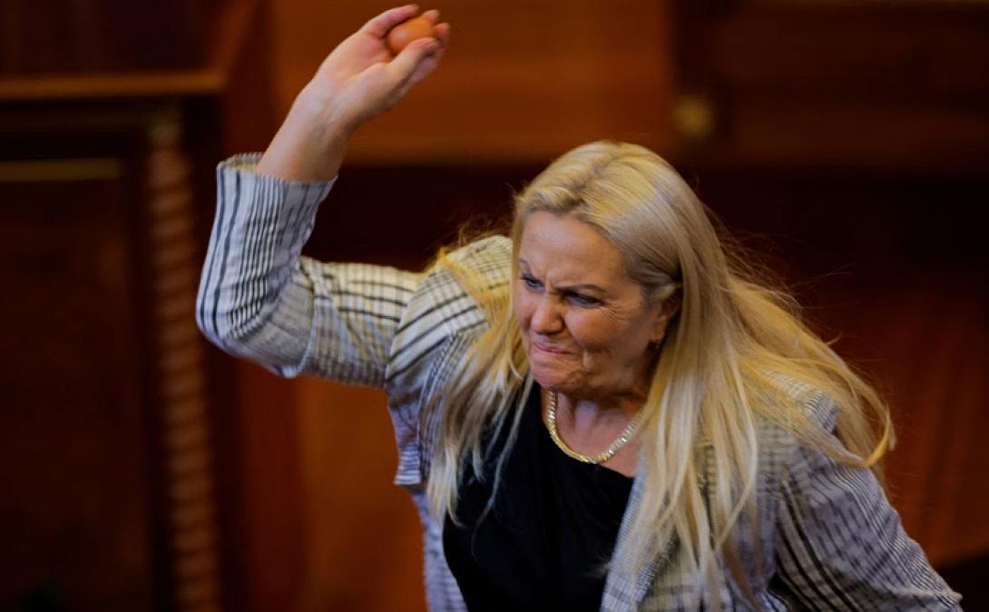 Χαμός στη Βουλή του Κοσόβου